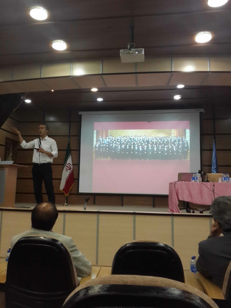 ارایه شاهین طبری در همایش کارآفرینی در بستر IT درباره موفقیت تیم چارگون