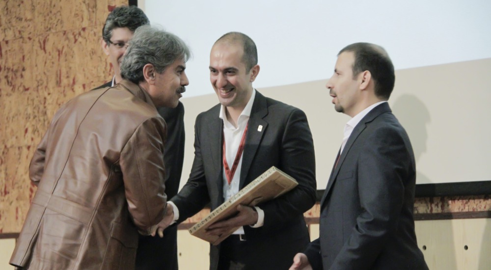 انتخاب «سازمان الکترونیکی برگزیده» در چهارمین گردهمایی سالانه مشتریان چارگون 5648498