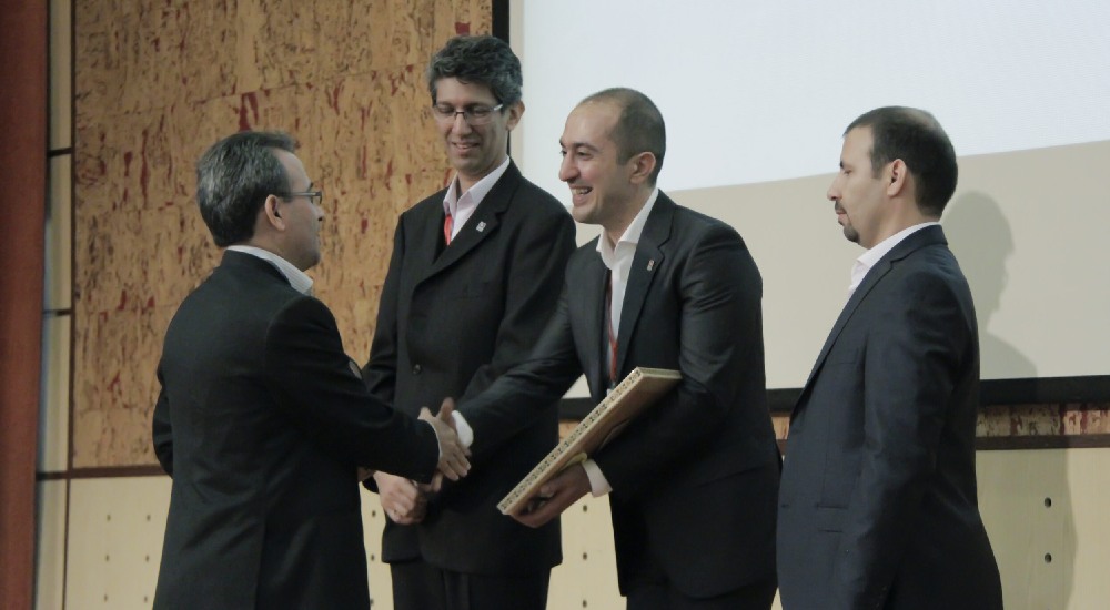 انتخاب «سازمان الکترونیکی برگزیده» در چهارمین گردهمایی سالانه مشتریان چارگون