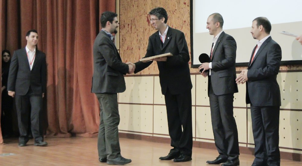 انتخاب «سازمان الکترونیکی برگزیده» در چهارمین گردهمایی سالانه مشتریان چارگون 95459