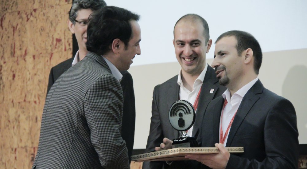 انتخاب «سازمان الکترونیکی برگزیده» در چهارمین گردهمایی سالانه مشتریان چارگون انتخاب «سازمان الکترونیکی برگزیده» در چهارمین گردهمایی سالانه مشتریان چارگون