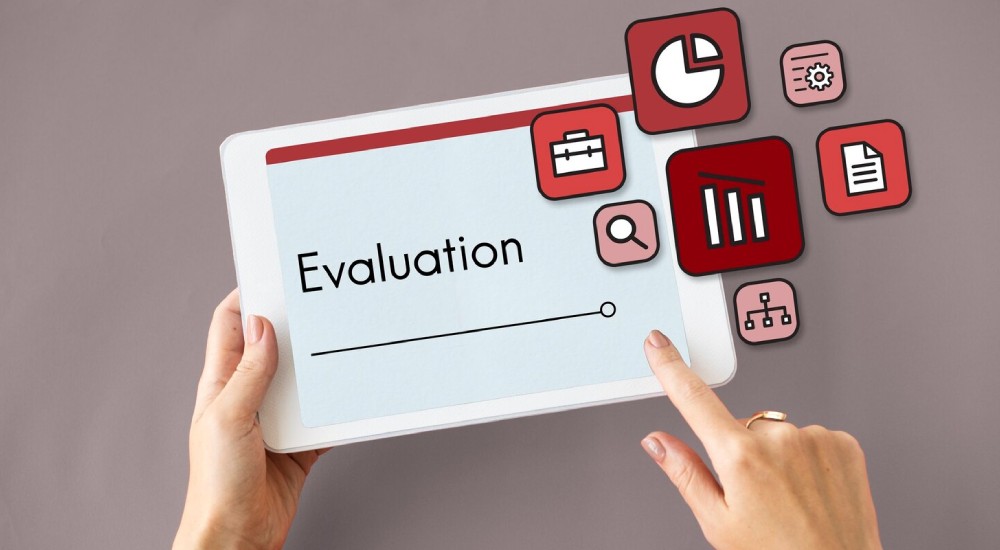 ارزیابی عملکرد و انگیزه بخشی به کارکنان