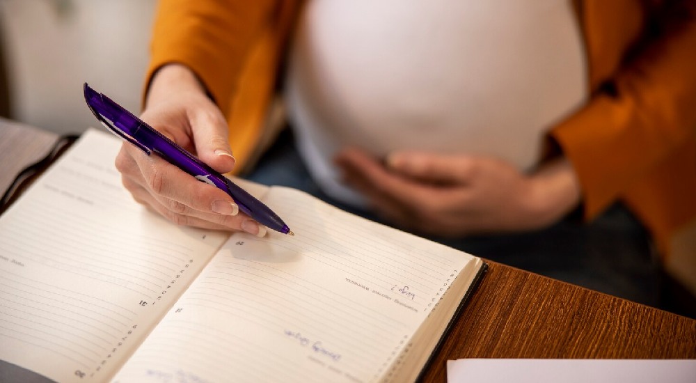 مرخصی بارداری