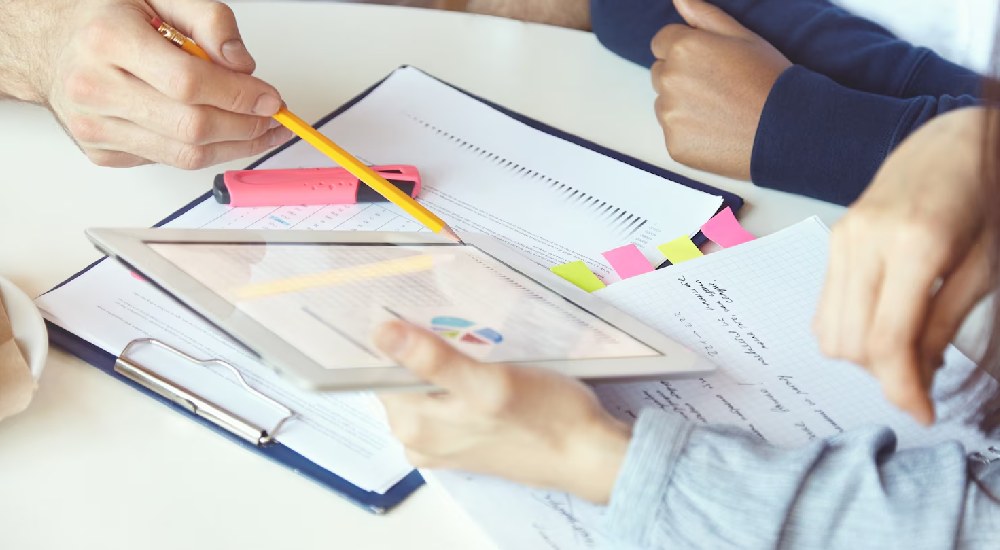 بازبینی استراتژی‌ها