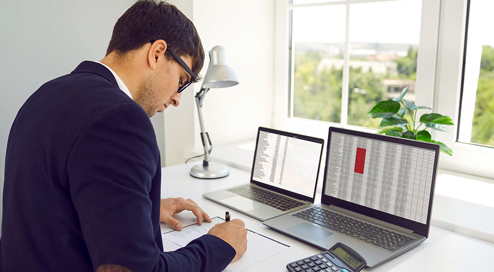 عاملین مالی و تصمیمسازی راهبردی